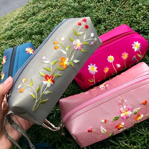 Handcrafted Floral Pouch - Picture 2 of 8